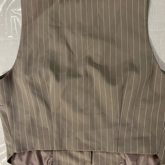 Grey and white striped vest top. Very nice size M - Picture 5 of 6
